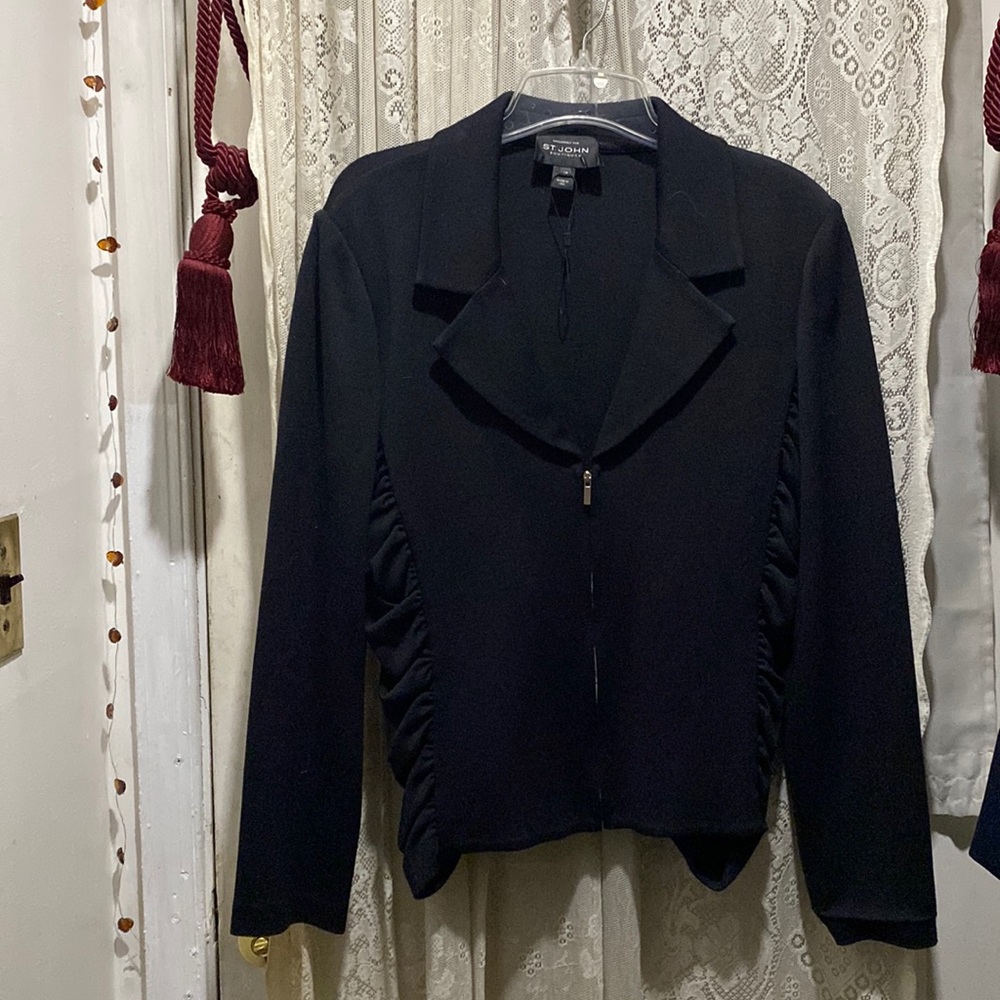 ST JOHN-BEAUTIFULLY CLASSIC RUCHED FRONT ZIPPERED SWEATER JKT